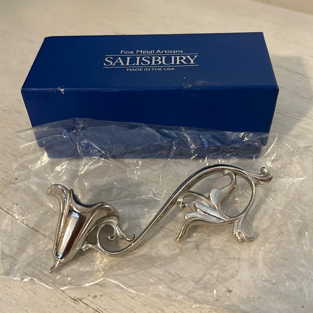 Salisbury Floral Snuffer NWT